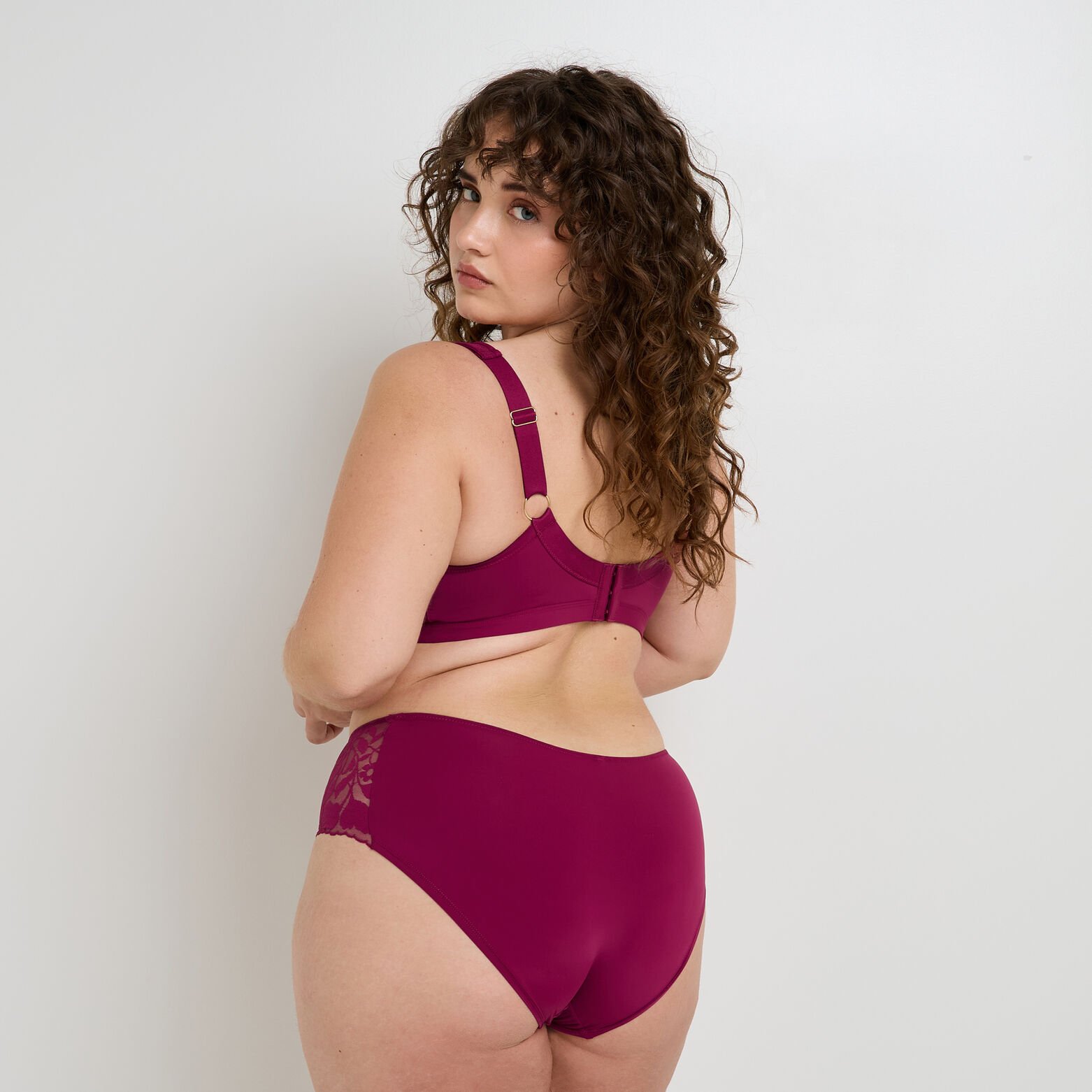 FRAN SHORTY GRANDE TAILLE DENTELLE PRUNE