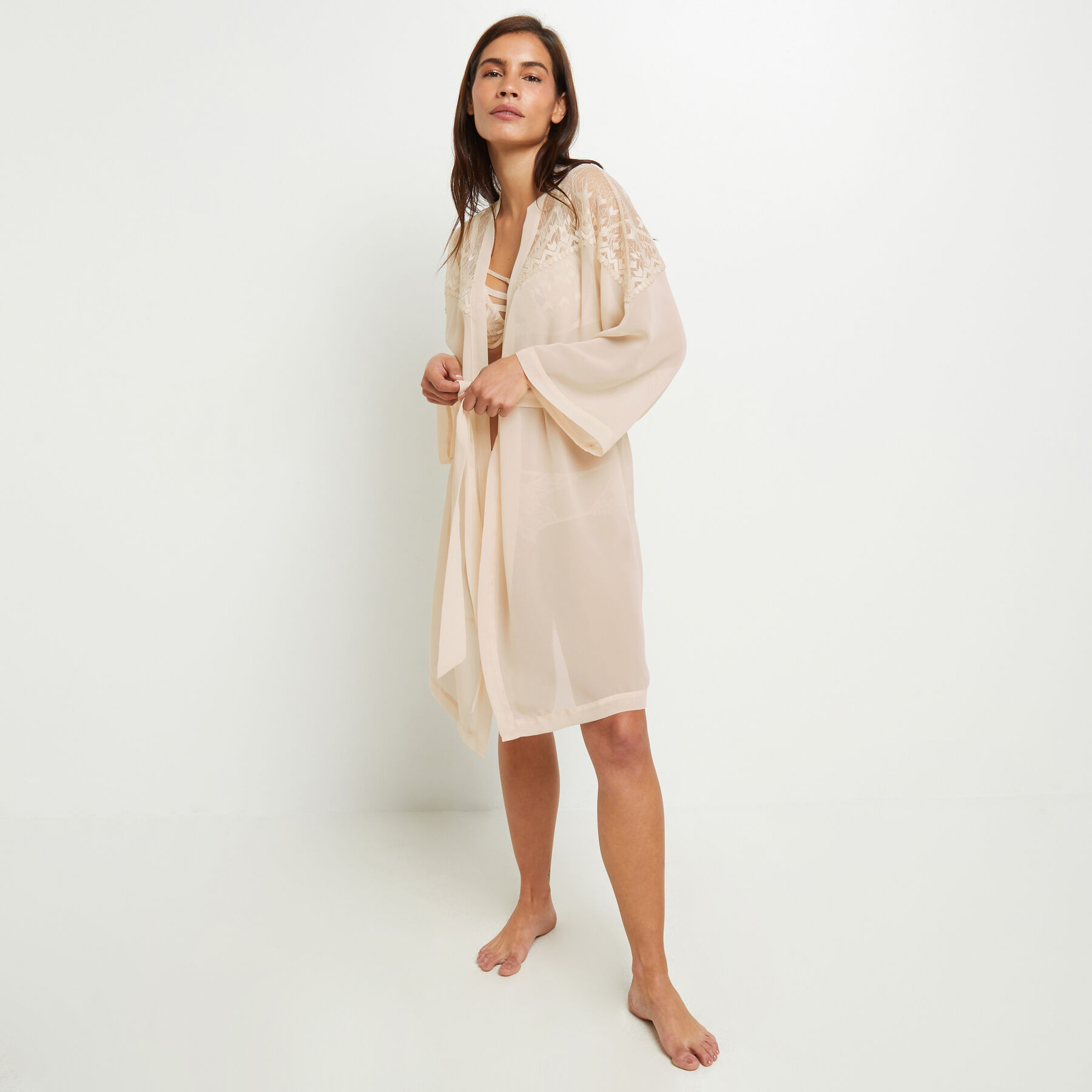 Nuisette sous best sale vetements femme