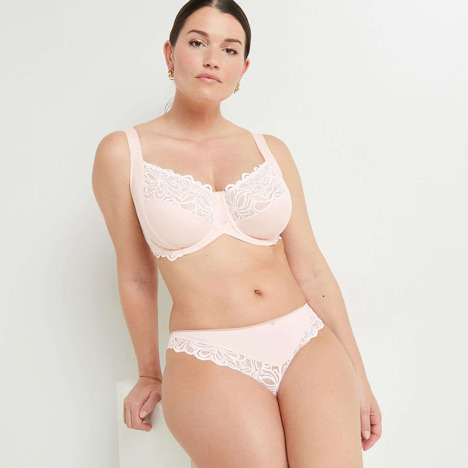 SYARA SOUTIEN-GORGE GRANDS BONNETS POUDRE