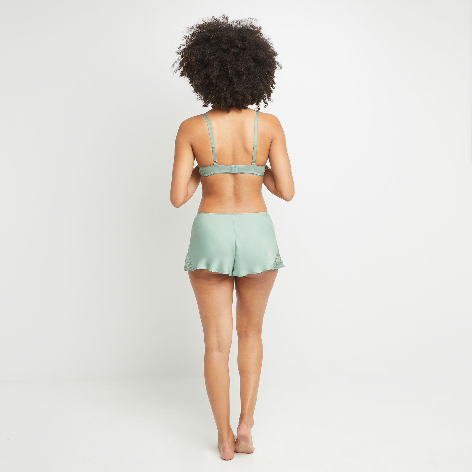 BASIL SHORT SATIN MAT Vert clair