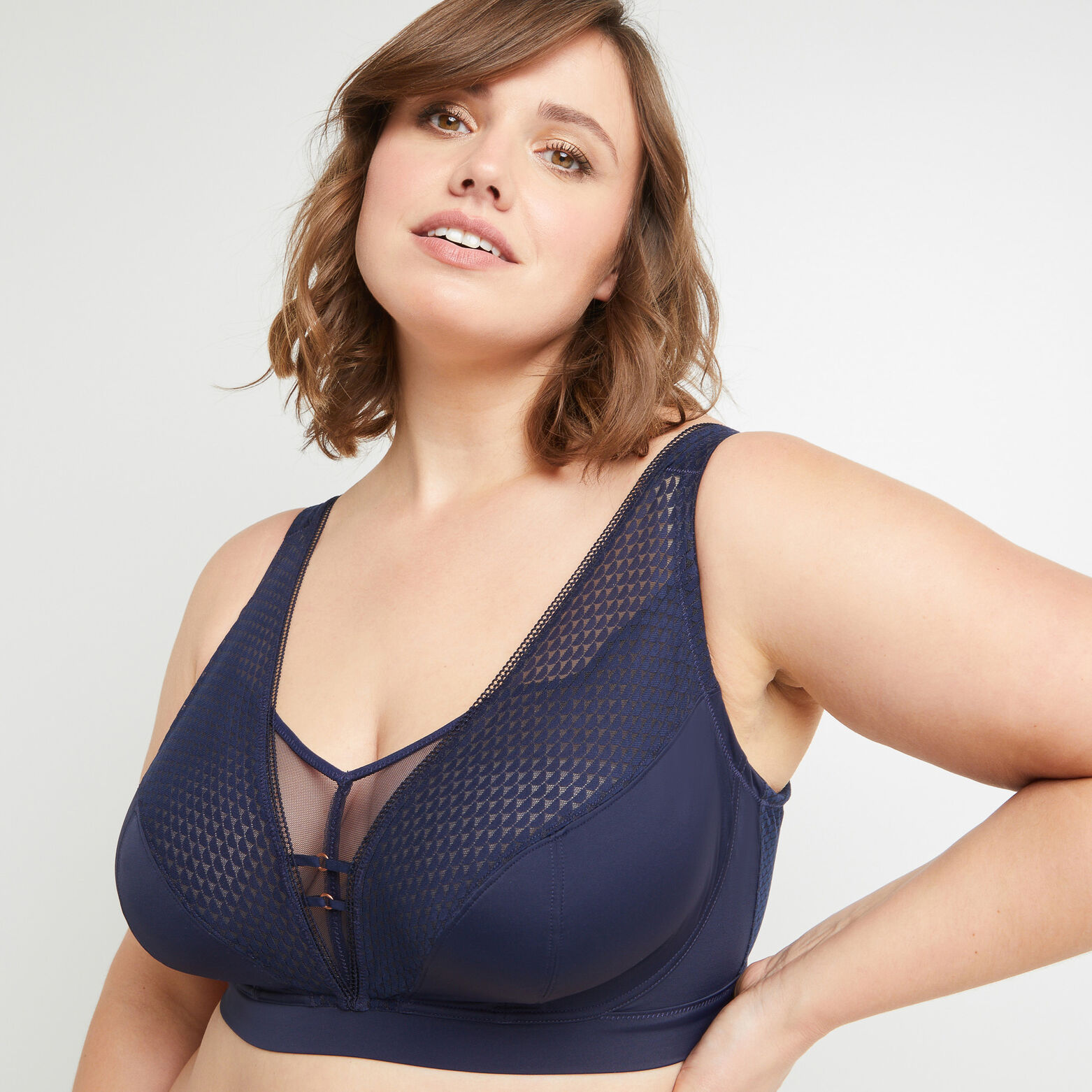 BERNADETTE SOUTIEN-GORGE GRANDS BONNETS MARINE