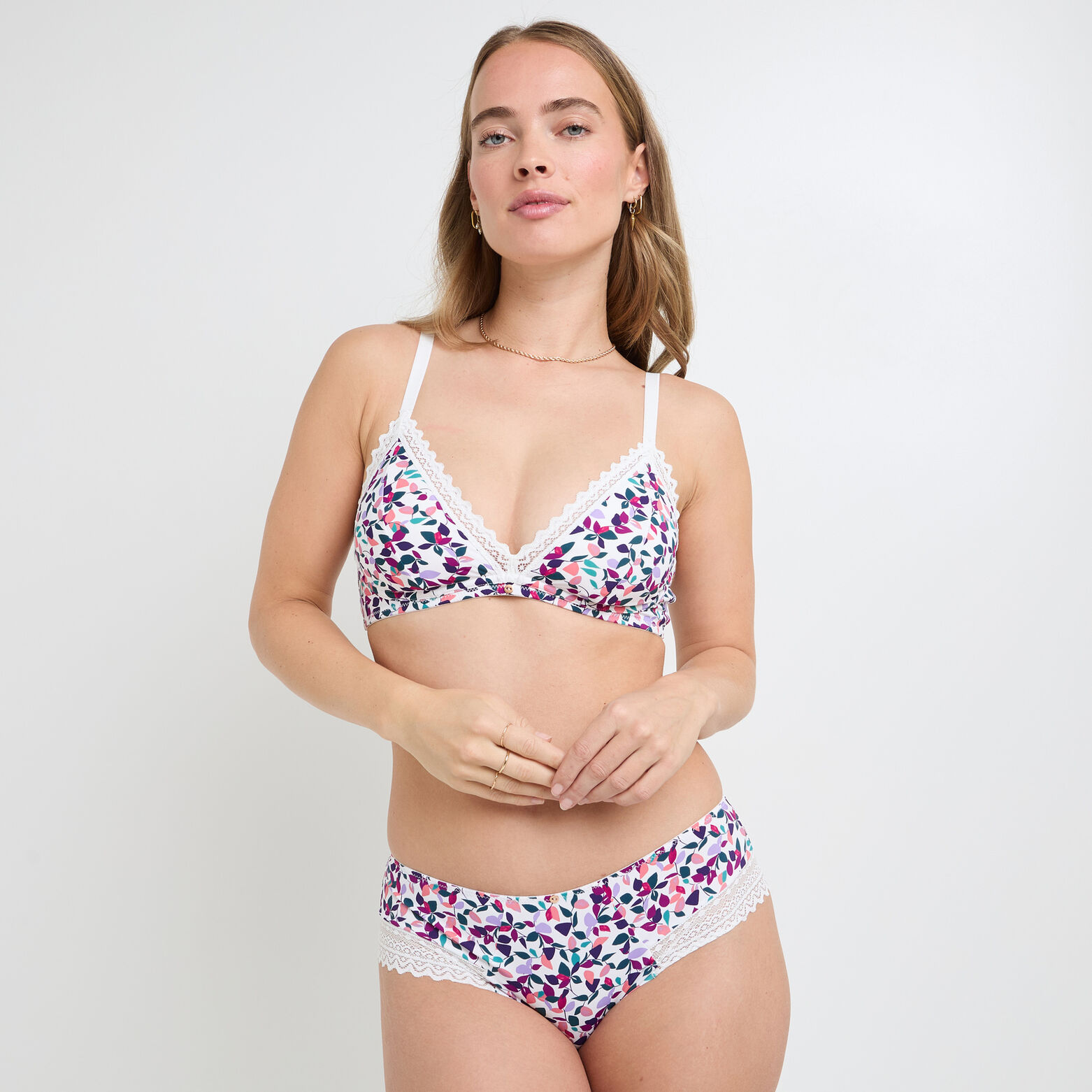 DOUCE SHORTY MICROBIBRE MULTICO BLANC
