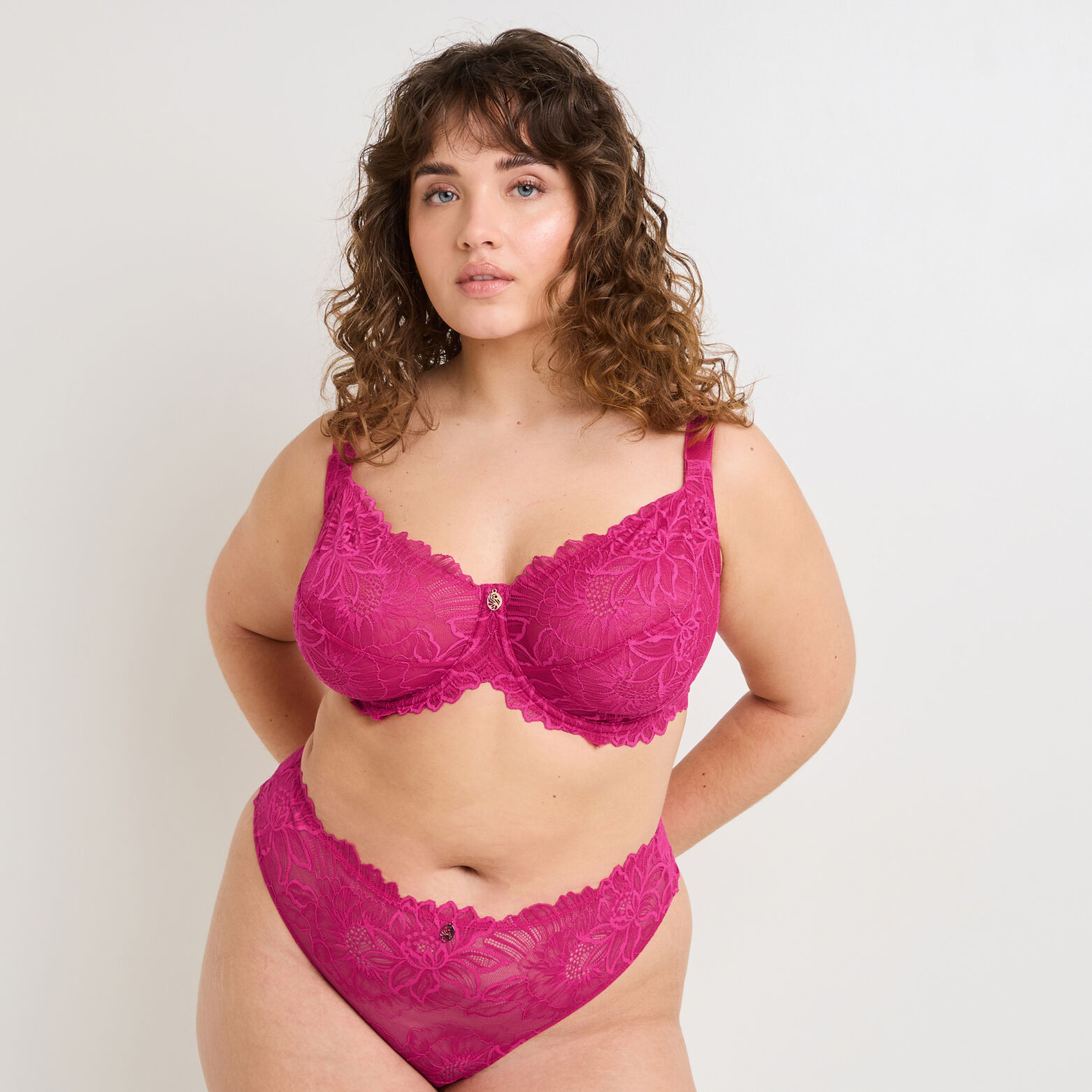 DONA+ SOUTIEN-GORGE EMBOITANT DENTELLE FUCHSIA