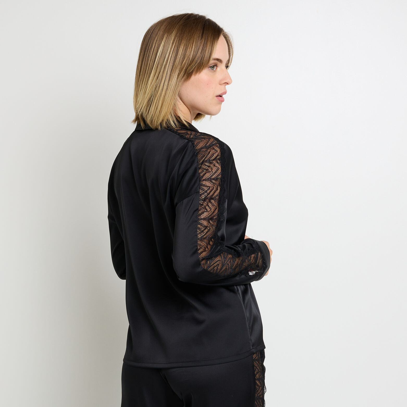 FEMME CHEMISE NOIR