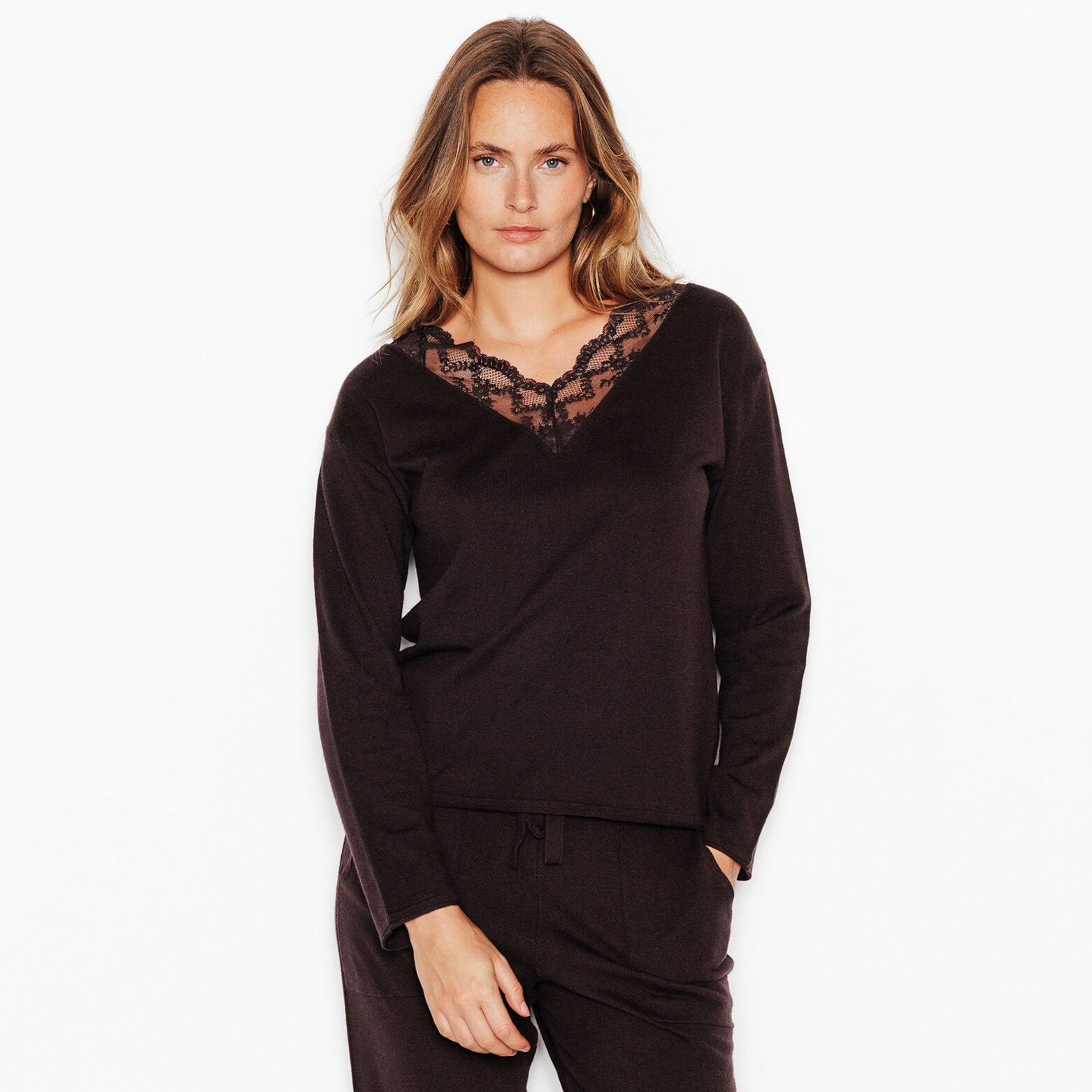 JOLIANE PULL AVEC DENTELLE MARRON