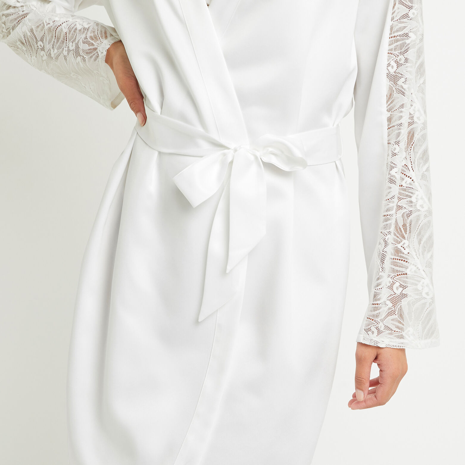 TINA DESHABILLE DENTELLE BLANC