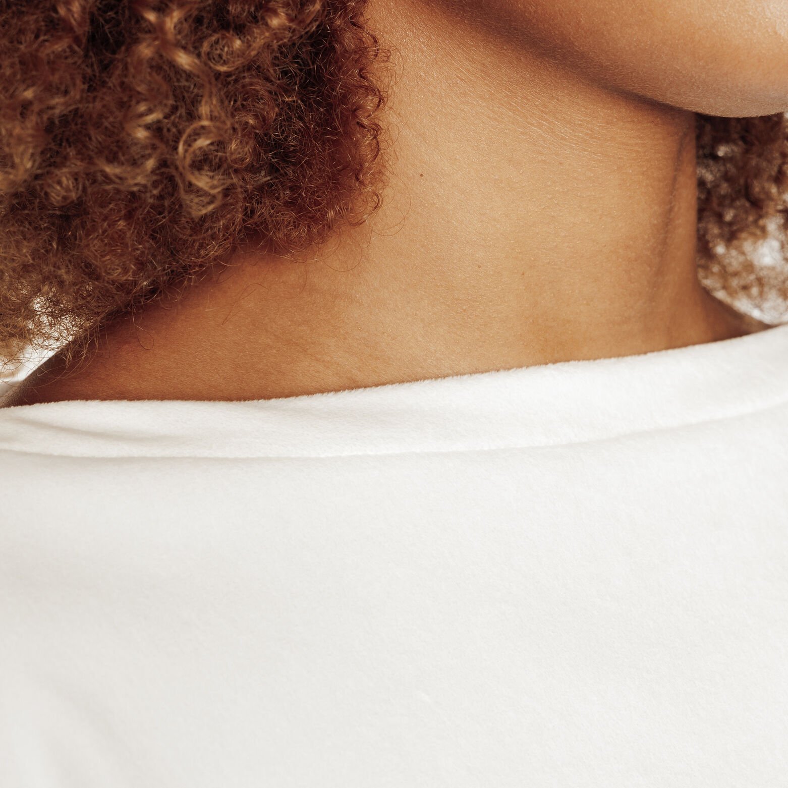 FLUFFY TEE-SHIRT MANCHES LONGUES VELOURS ECRU