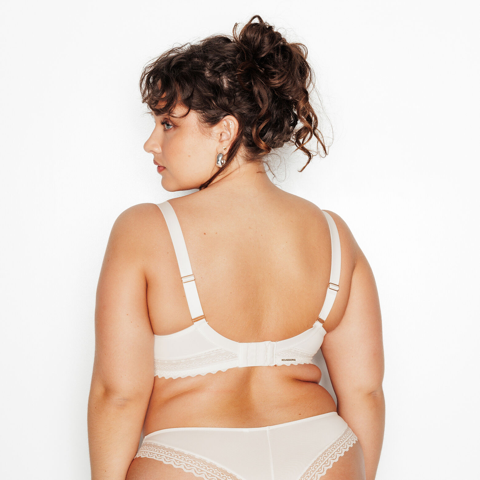 DOUCE SOUTIEN-GORGE EMBOITANT GRANDE TAILLE MICROF ECRU