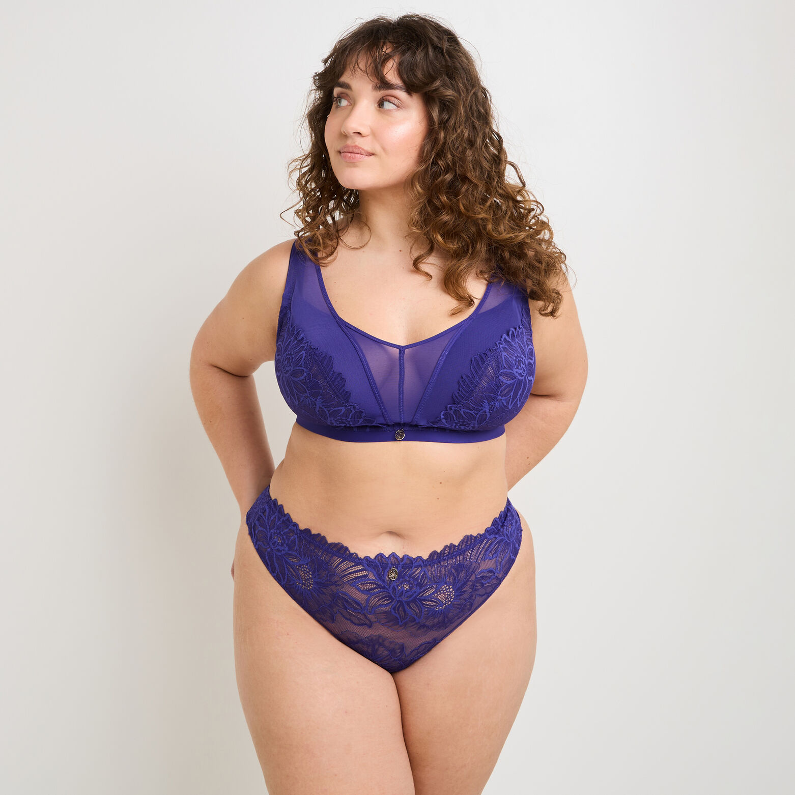 DONA+ SOUTIEN-GORGE SANS ARMATURES DENTELLE VIOLET
