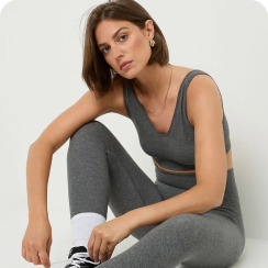 Top et shorty gris de sport