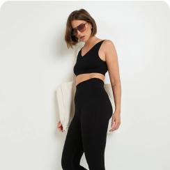 Top et shorty gris de sport