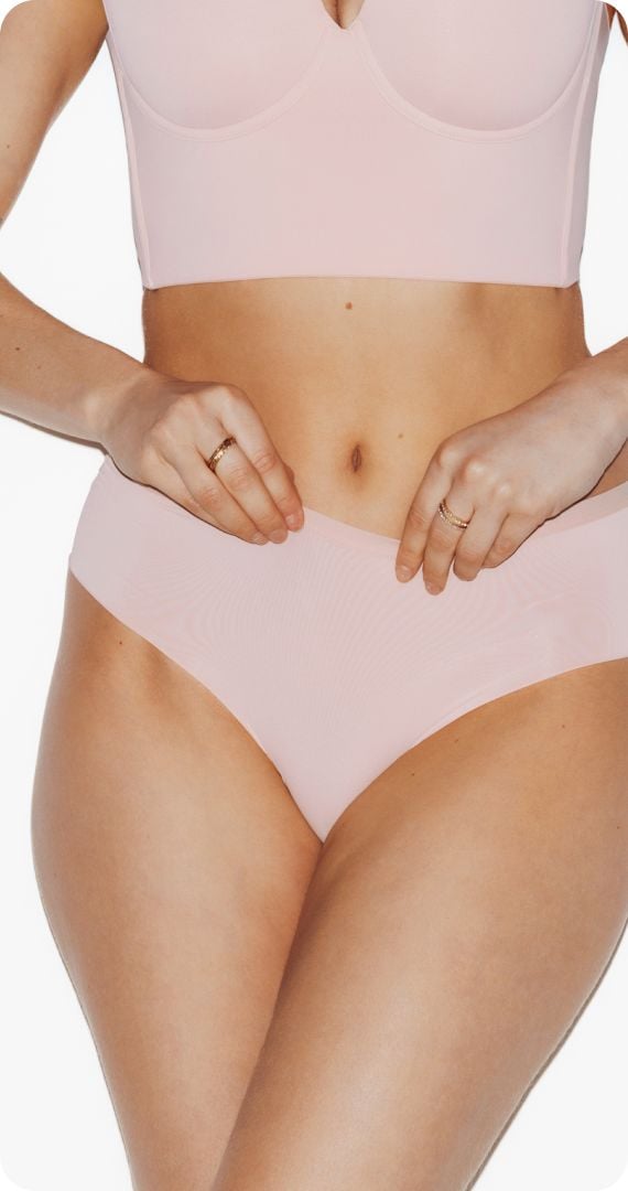 Culotte rose poudre en microfibre douce effet seconde peau.