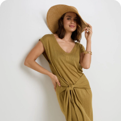 Tenue de plage longue kaki