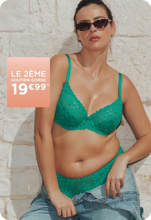 Soutien-gorge vert en dentelle florale ajourée. Le 2ème soutien-gorge à 19€99.