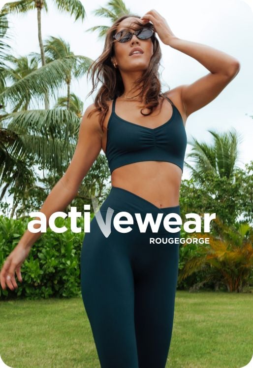 L'activewear : brassière et short bordeaux en maille côtelée.